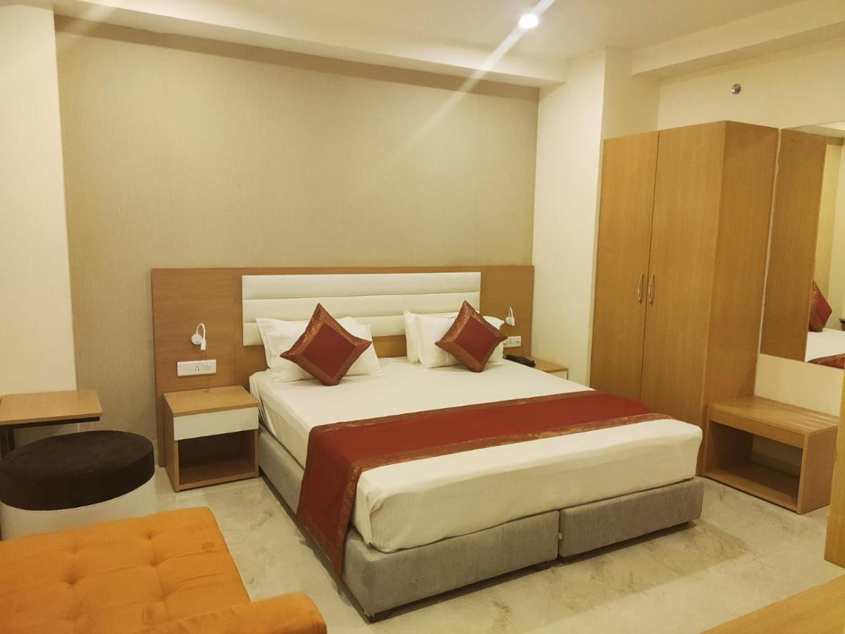 Hotel Xenia Waranasi Zewnętrze zdjęcie