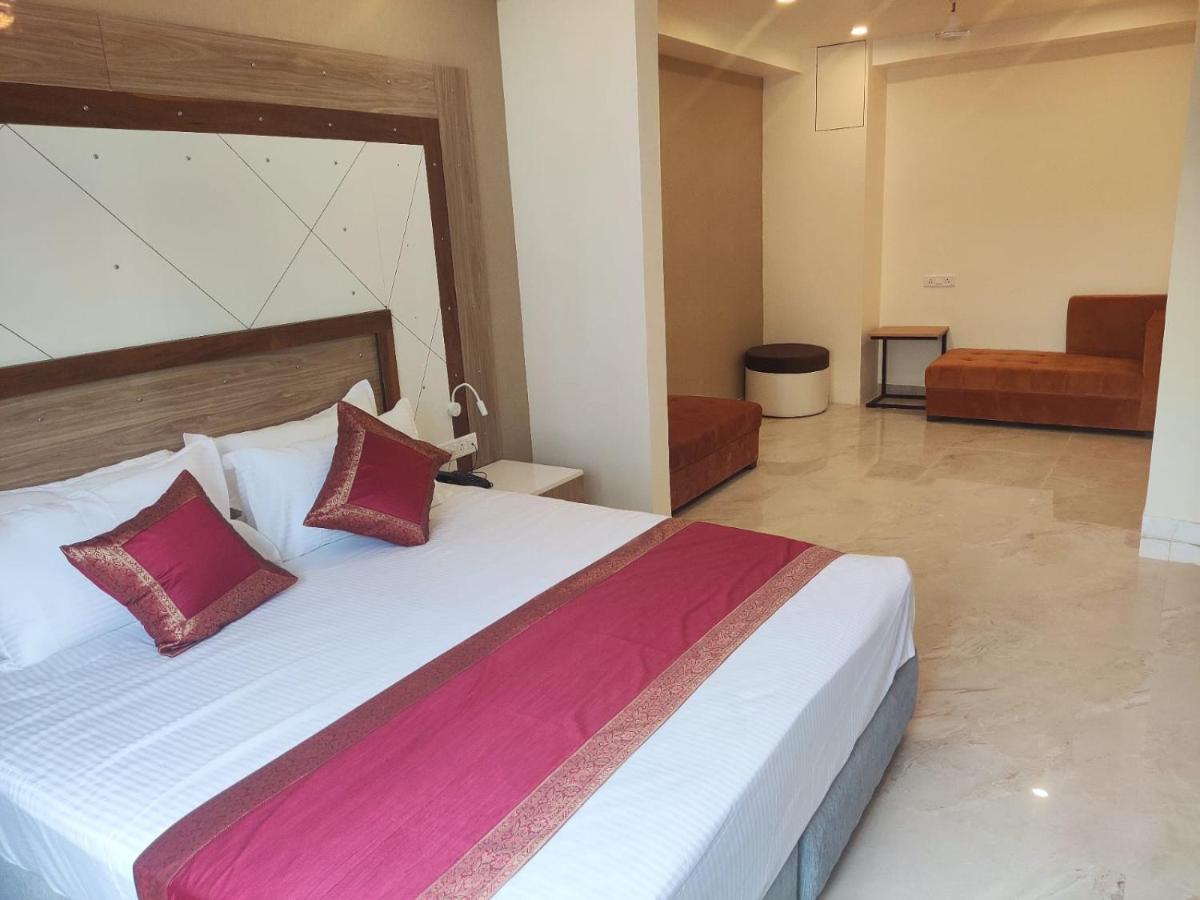 Hotel Xenia Waranasi Zewnętrze zdjęcie