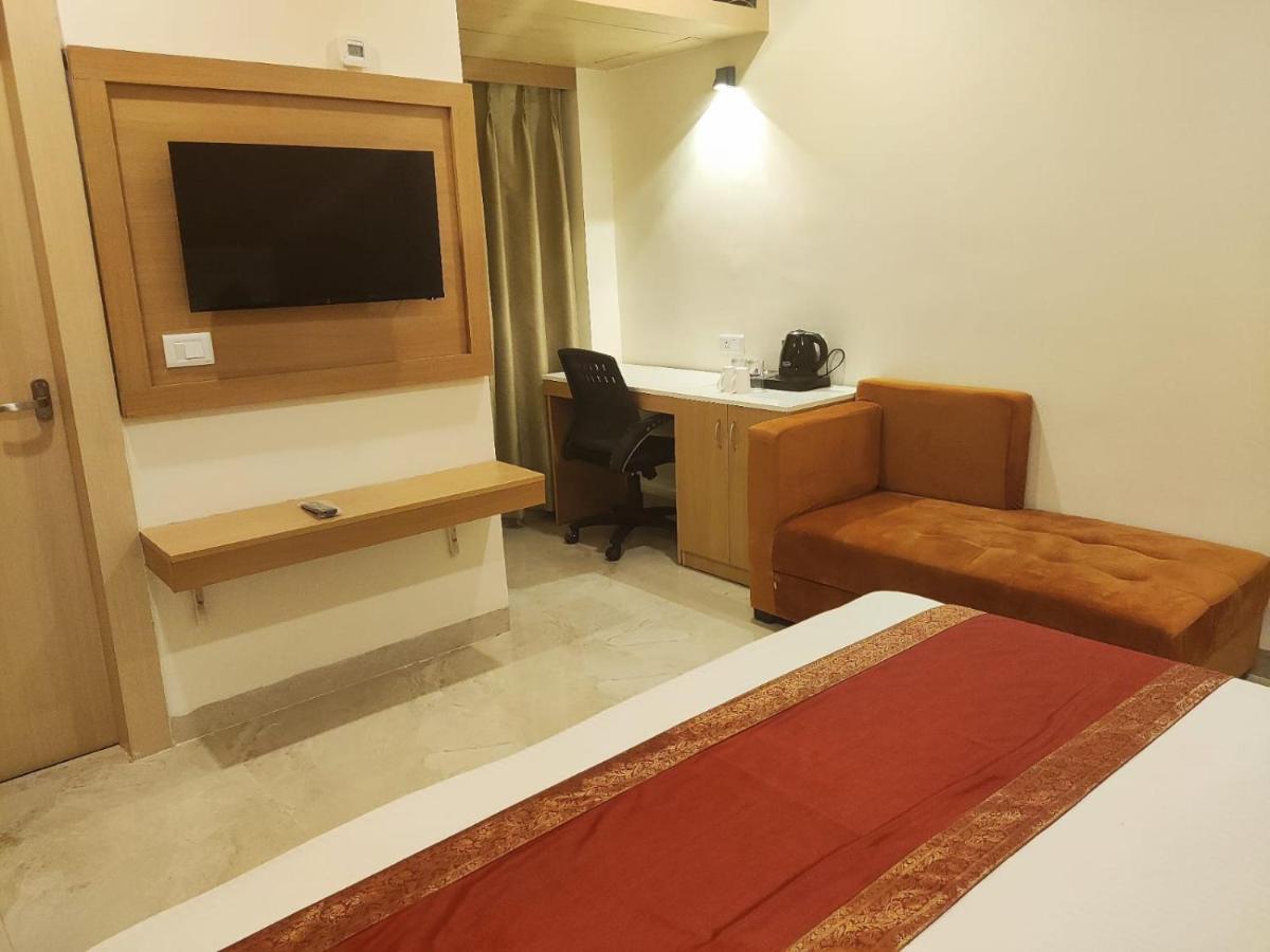 Hotel Xenia Waranasi Zewnętrze zdjęcie