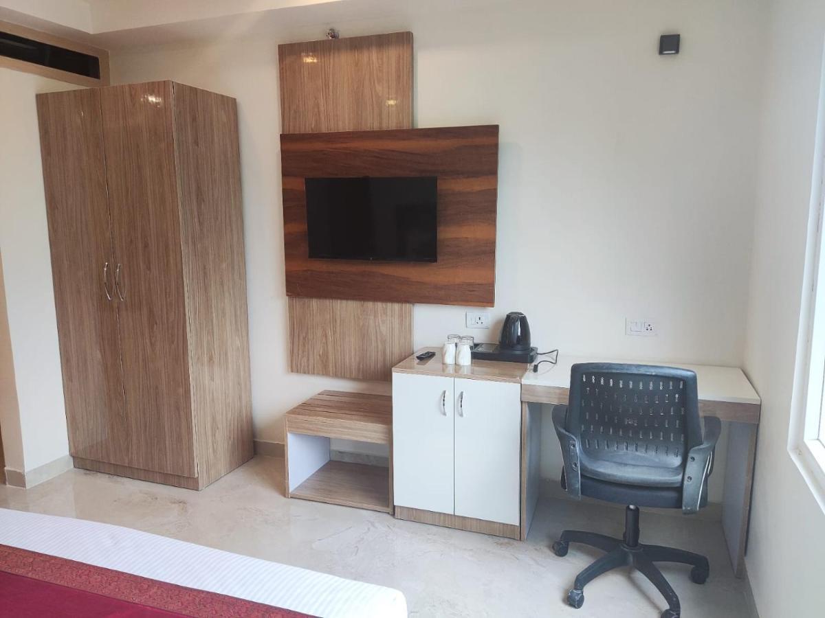 Hotel Xenia Waranasi Zewnętrze zdjęcie