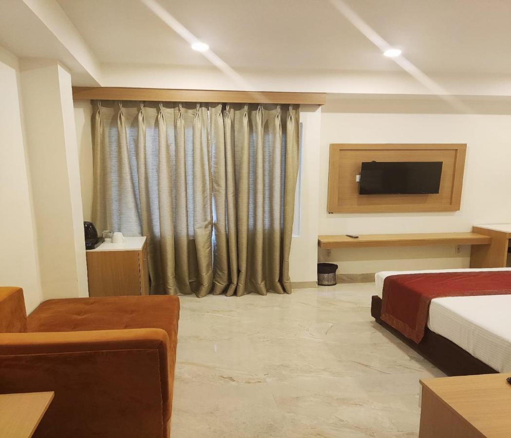 Hotel Xenia Waranasi Zewnętrze zdjęcie